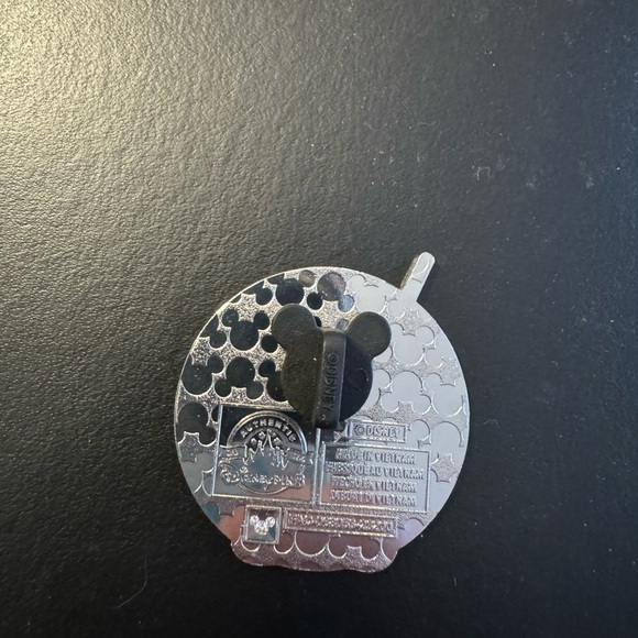 Mickey Mouse Club Mystery Pin Band Leader - Picture 2 of 2